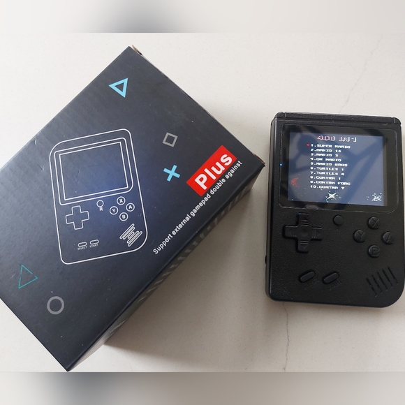 400 in 1 Games Handheld Console - Picture 2 of 2